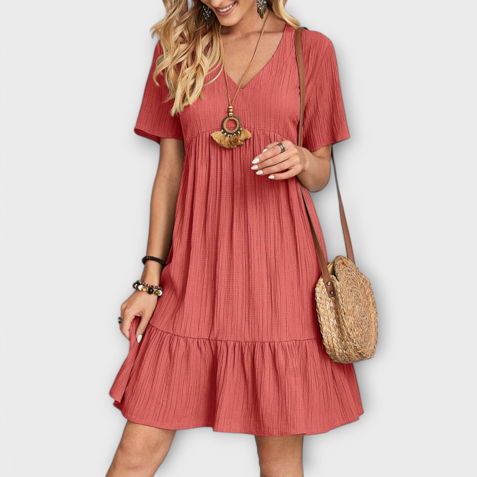 Solana - Vestido Elegante com Camadas Fluidas