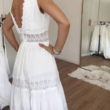 Vestido branco com renda decote em V