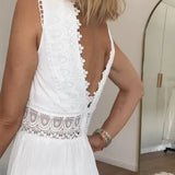 Vestido branco com renda decote em V