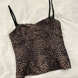 Top com estampa de leopardo