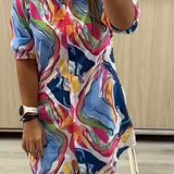 Vestido feminino com estampa abstrata de manga curta