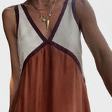 Lara - Vestido elegante com decote em V de cor contrastante