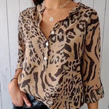 Top com estampa de leopardo com decote em V