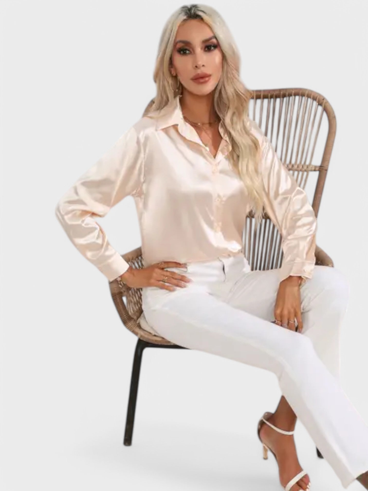 Leah | Elegante Blusa de Cetim para um Look Luxuoso