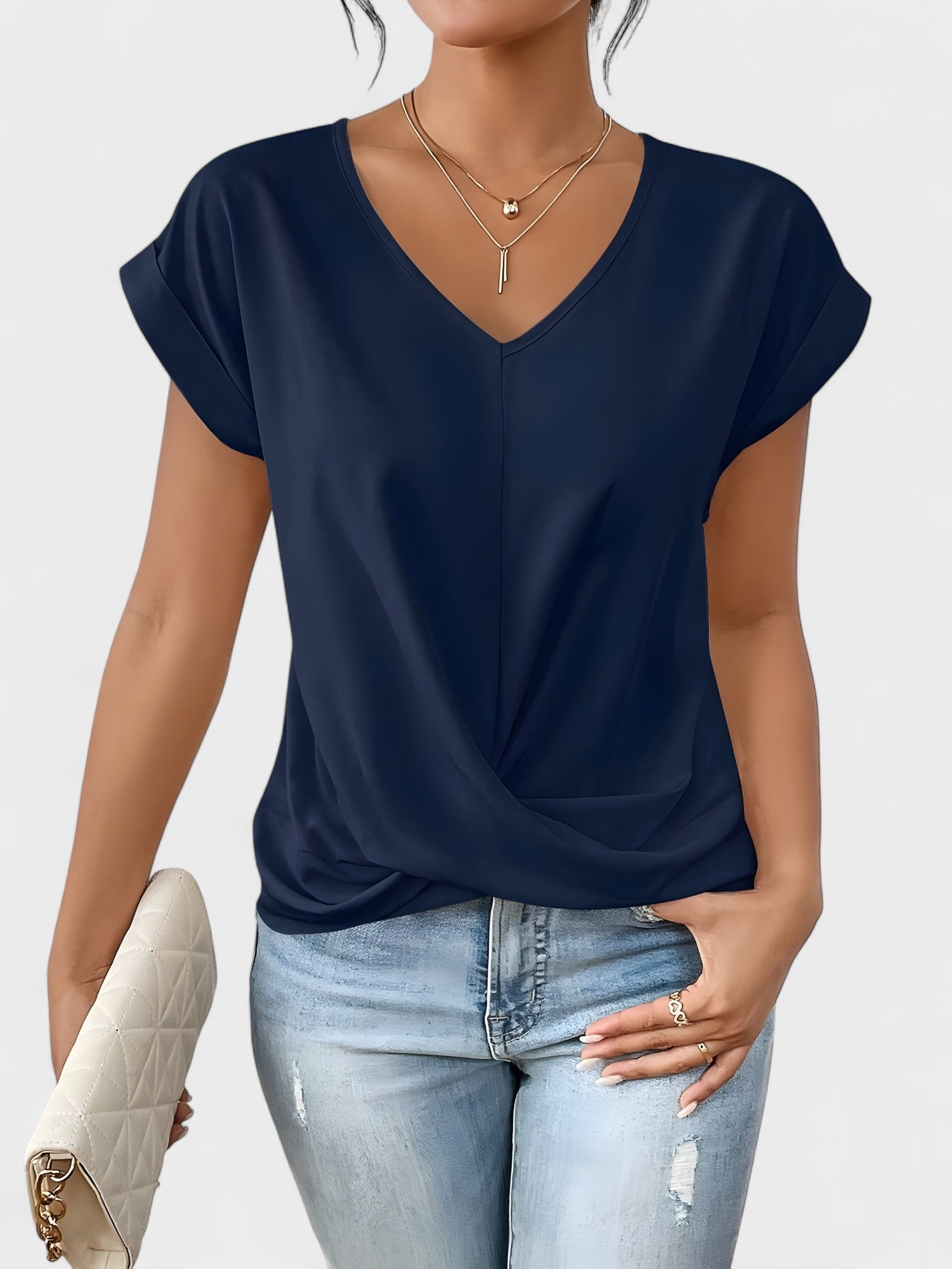 Maia – Blusa V com Decote em V e Frontal Torcido